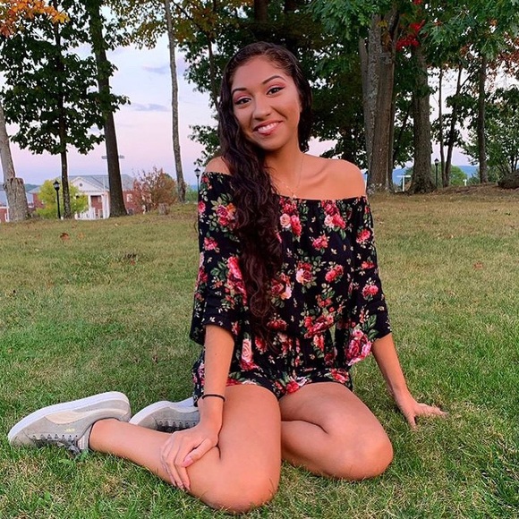 Meet your Posher, Sonia - Picture 1 of 1